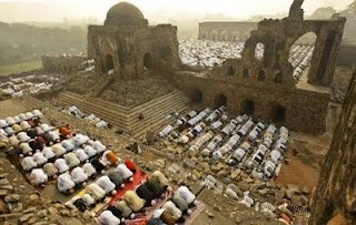 Foto-Foto Inspiratif Muslim Sholat Foto-Foto Inspiratif Muslim Sholat