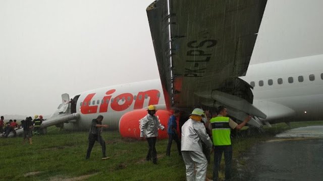 Pesawat Lion Air Tergelincir Pesawat Lion Air Tergelincir