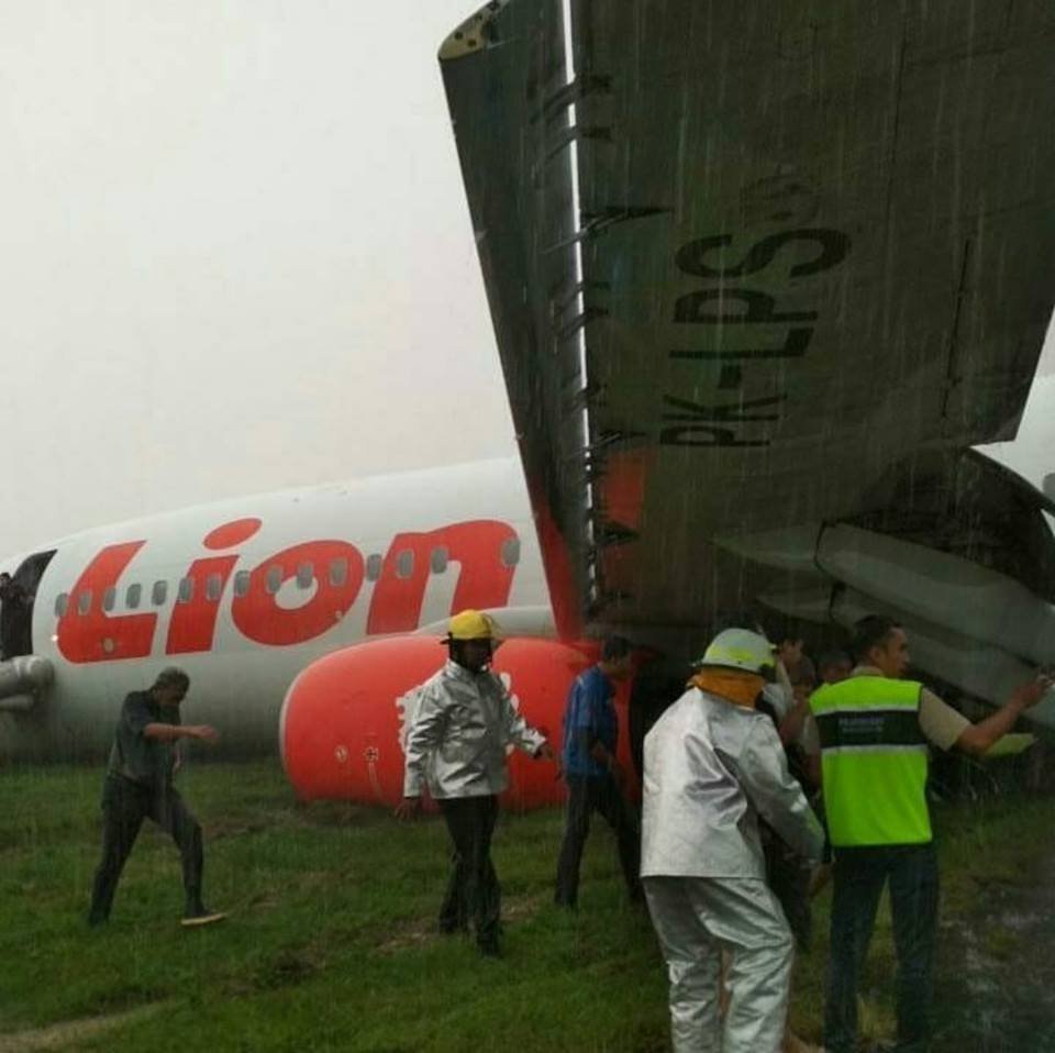 Pesawat Lion Air Tergelincir Pesawat Lion Air Tergelincir