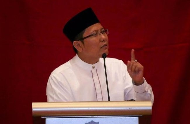 Pengurus MUI KH Cholil Nafis sebut pemblokiran Telegram seperti membakar lumbung padi karena ada tikus didalamnya. Pengurus MUI KH Cholil Nafis sebut pemblokiran Telegram seperti membakar lumbung padi karena ada tikus didalamnya.
