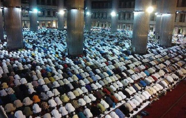 'itikaf di Masjid Istiqlal tak ada sahur karena tak ada bantuan dari pemerintah Jokowi  'itikaf di Masjid Istiqlal tak ada sahur karena tak ada bantuan dari pemerintah Jokowi