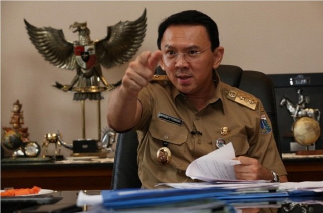 Basuki Tjahaja Purnama (Ahok) menuduh aksi Bela Islam adalah aksi barbar dan akan berdampak kepada terpecah belahnya Indonesia. Basuki Tjahaja Purnama (Ahok) menuduh aksi Bela Islam adalah aksi barbar dan akan berdampak kepada terpecah belahnya Indonesia.