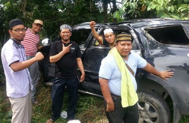 Kisah nyata Aksi Bela Islam 212 yang mengharukan dari seluruh belahan wilayah Indonesia.  Kisah nyata Aksi Bela Islam 212 yang mengharukan dari seluruh belahan wilayah Indonesia.