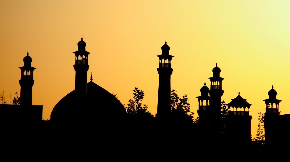 perbedaan-masjid-mushola perbedaan-masjid-mushola