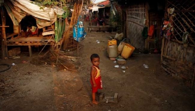 LSM sebut pemerintah Myanmar dengan ekstrimis Buddha lakukan penghapusan etnis Rohingya sejak lama. LSM sebut pemerintah Myanmar dengan ekstrimis Buddha lakukan penghapusan etnis Rohingya sejak lama.