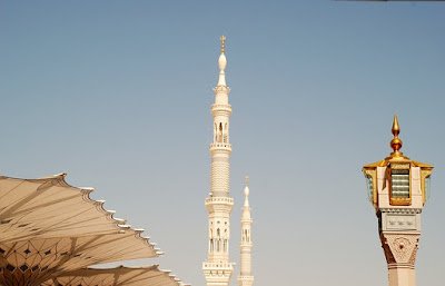 Wanita Shalat di Rumah dengan Masjidil Haram, Mana yang Lebih Utama? Wanita Shalat di Rumah dengan Masjidil Haram, Mana yang Lebih Utama?