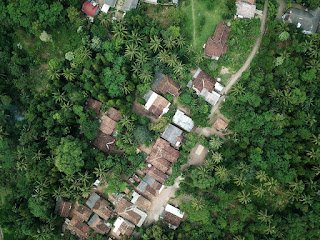 Kisah : Tatkala Prahara Menerpa Kisah : Tatkala Prahara Menerpa