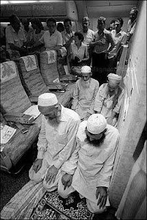 Foto-Foto Inspiratif Muslim Sholat 5 Foto-Foto Inspiratif Muslim Sholat 5